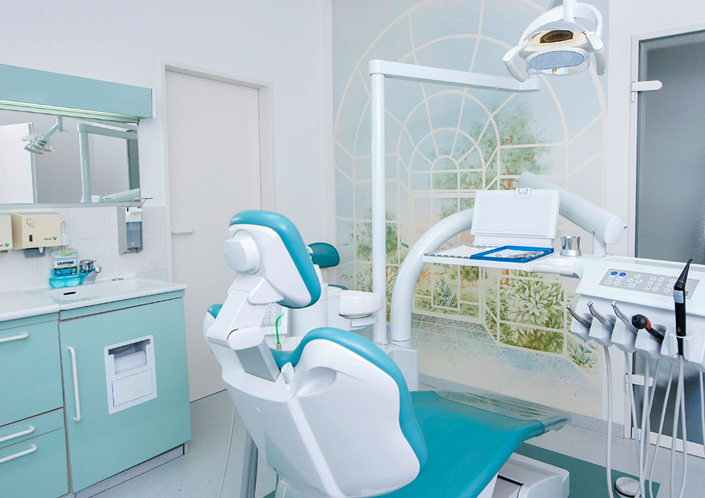 grünes Behandlungszimmer - Zahnarzt in Garmisch Dr. Becker